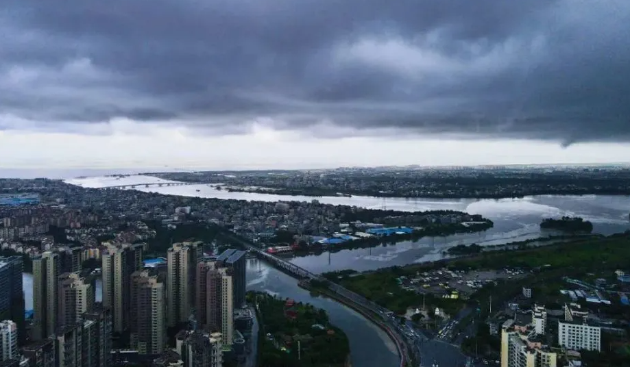 雨季走國內集裝箱海運需要注意事項